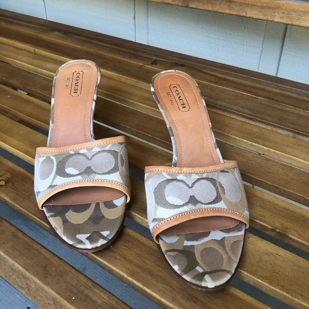 VINTAGE NEVER WORN Dark Brown/Light Brown/Tan “C” Coach Heels Size 9